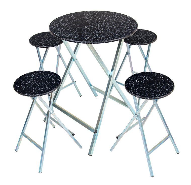 table de bar avec des tabourets intemperies